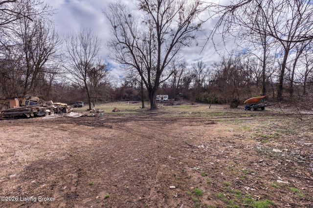 5225 River Rd, Louisville, KY 40222