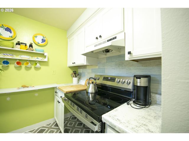 5482 Sw ALGER Ave F15, Beaverton, OR 97005