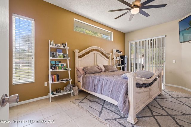 11128 Lomita Wren Road, Weeki Wachee, FL 34614