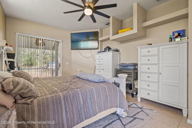 11128 Lomita Wren Road, Weeki Wachee, FL 34614