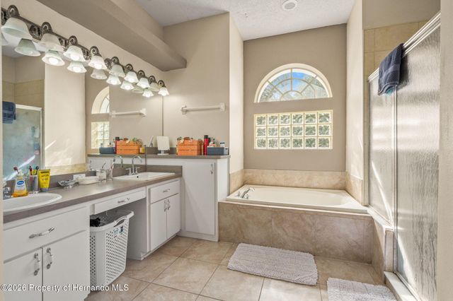 11128 Lomita Wren Road, Weeki Wachee, FL 34614