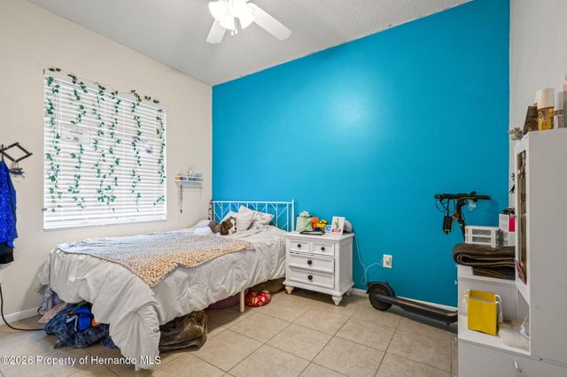 11128 Lomita Wren Road, Weeki Wachee, FL 34614