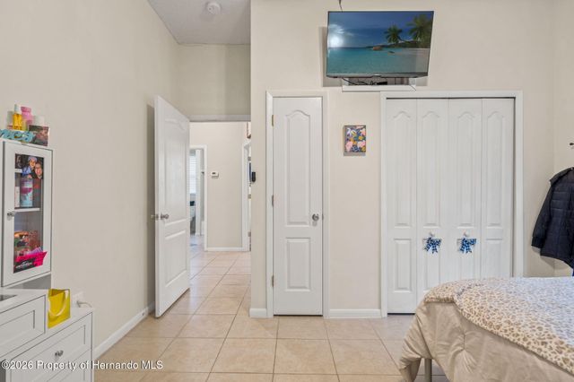 11128 Lomita Wren Road, Weeki Wachee, FL 34614