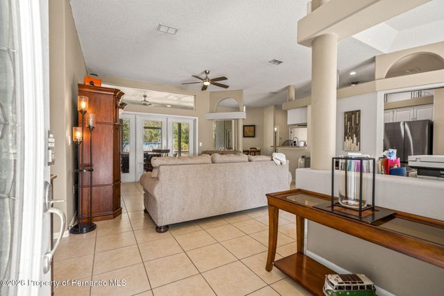 11128 Lomita Wren Road, Weeki Wachee, FL 34614
