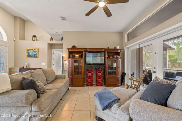 11128 Lomita Wren Road, Weeki Wachee, FL 34614