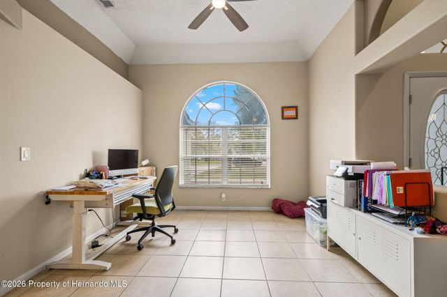 11128 Lomita Wren Road, Weeki Wachee, FL 34614