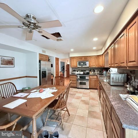 620 COLUMBIA RD, Egg Harbor City, NJ 08215