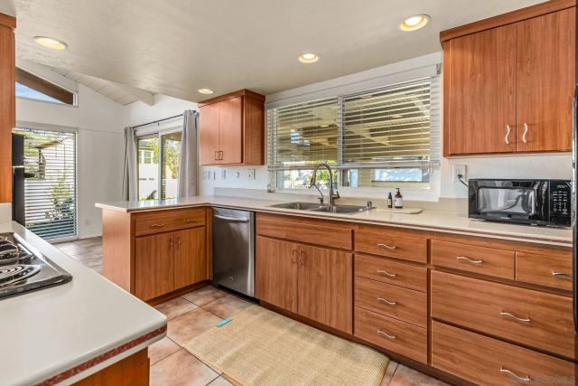 1340 La Mirada Ave, Escondido, CA 92026