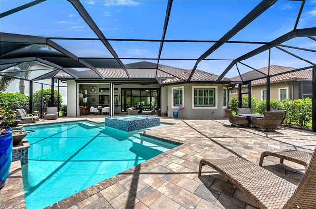 12746 Dundee LN, Naples, FL 34120