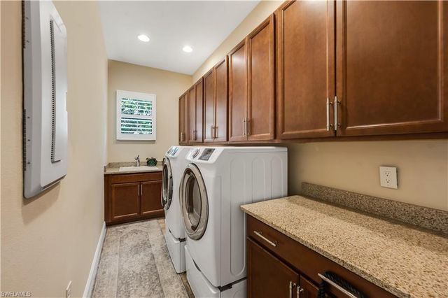 12746 Dundee LN, Naples, FL 34120