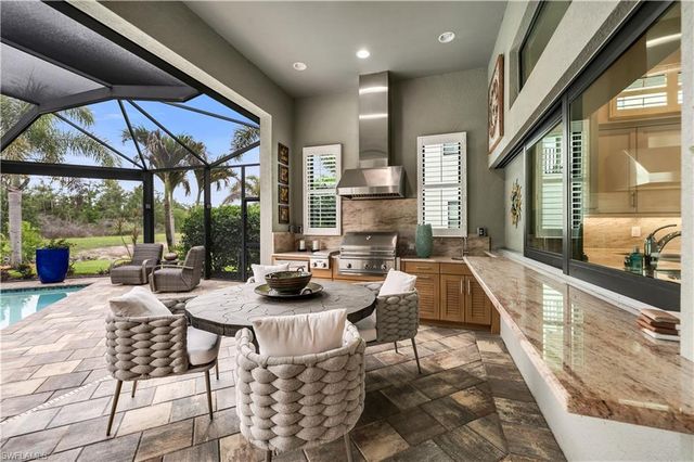 12746 Dundee LN, Naples, FL 34120