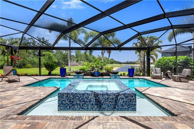 12746 Dundee LN, Naples, FL 34120