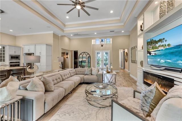 12746 Dundee LN, Naples, FL 34120
