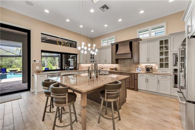 12746 Dundee LN, Naples, FL 34120