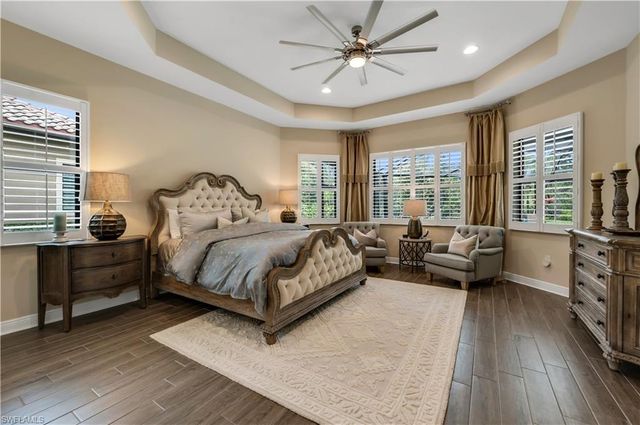 12746 Dundee LN, Naples, FL 34120