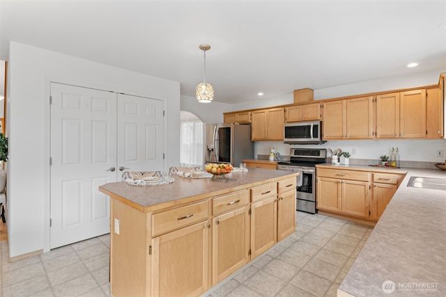 9107 189th Street E, Puyallup, WA 98375