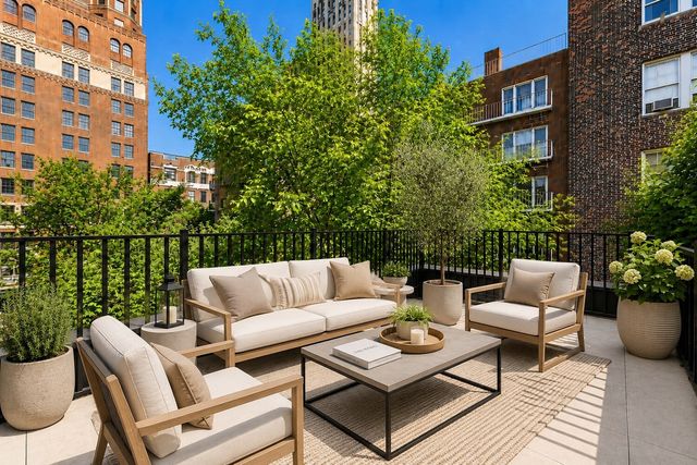 109 Willow St Apt 2, New York City, NY 11201