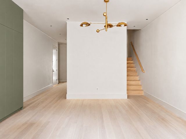 109 Willow St Apt 2, New York City, NY 11201