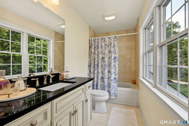 220 Haviland Road, Ridgefield, CT 06877
