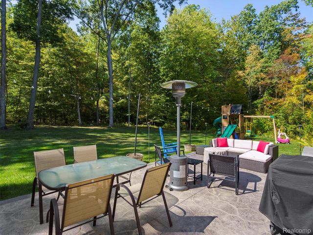 5559 Radiant Avenue, Howell, MI 48855