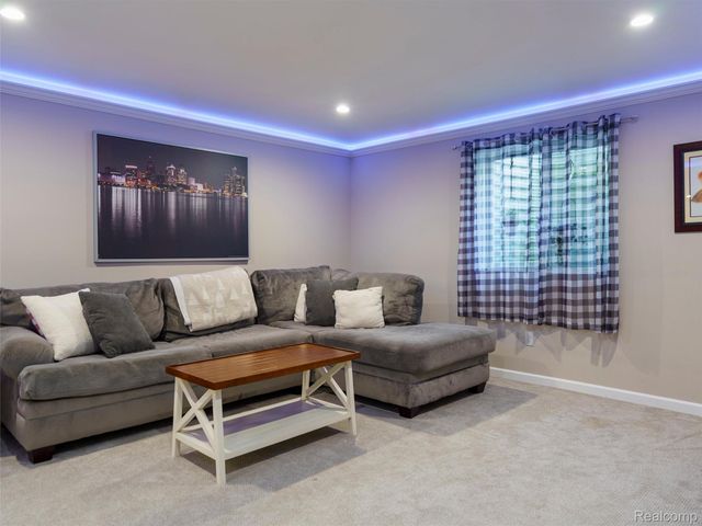 5559 Radiant Avenue, Howell, MI 48855