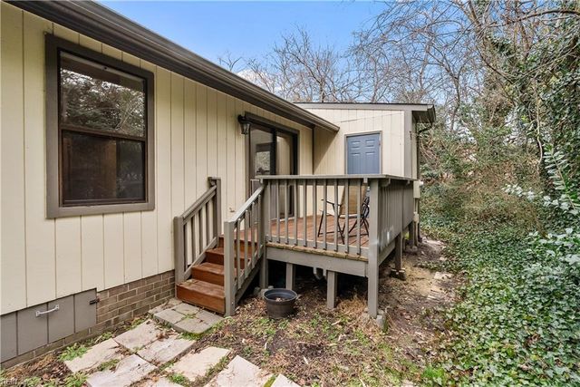 24 James SQ, Williamsburg, VA 23185