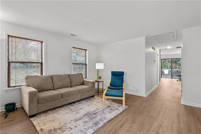 24 James SQ, Williamsburg, VA 23185