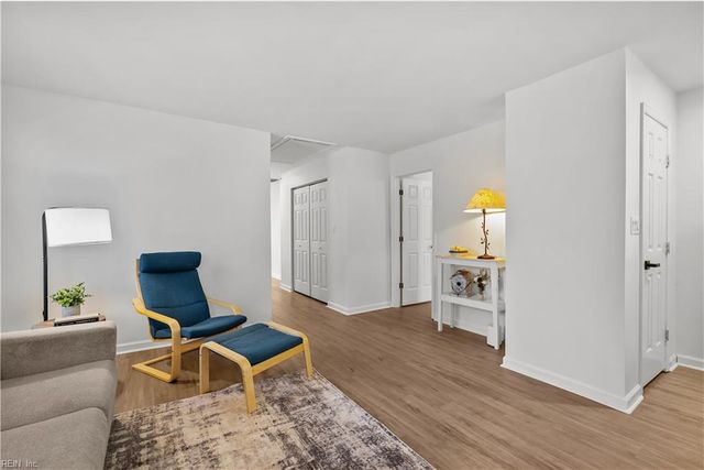 24 James SQ, Williamsburg, VA 23185