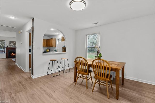 24 James SQ, Williamsburg, VA 23185