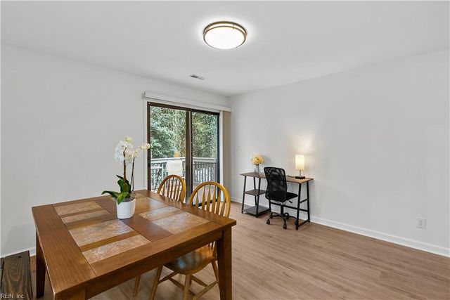 24 James SQ, Williamsburg, VA 23185