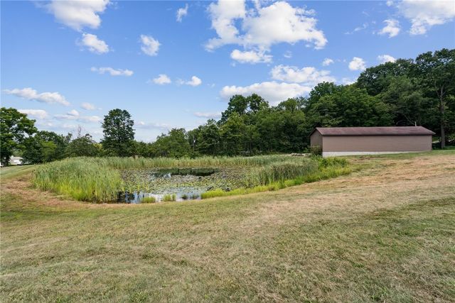 576 Stoney Run Rd, Derry Twp, PA 15717