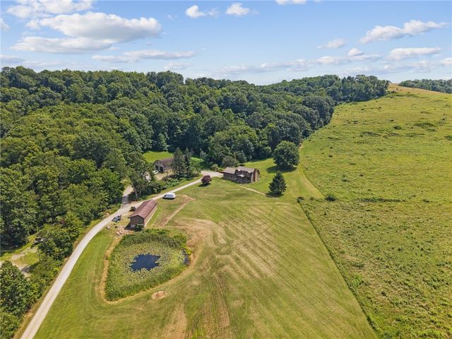 576 Stoney Run Rd, Derry Twp, PA 15717