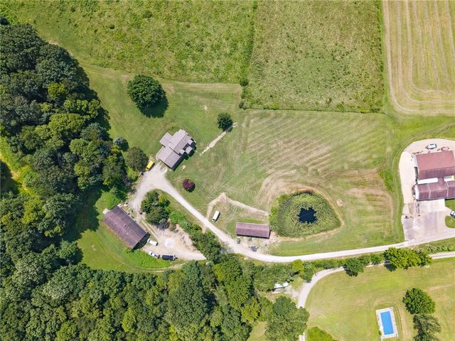 576 Stoney Run Rd, Derry Twp, PA 15717