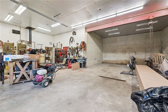 576 Stoney Run Rd, Derry Twp, PA 15717