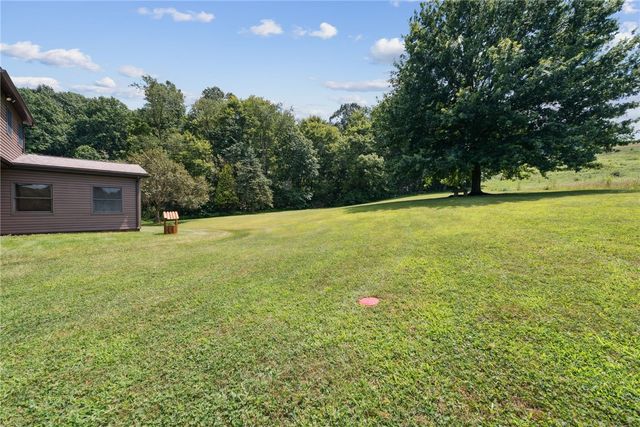 576 Stoney Run Rd, Derry Twp, PA 15717