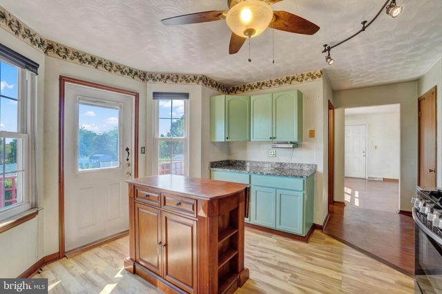 187 E SCARBOROUGH FARE, Stewartstown, PA 17363