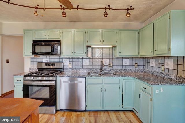187 E SCARBOROUGH FARE, Stewartstown, PA 17363