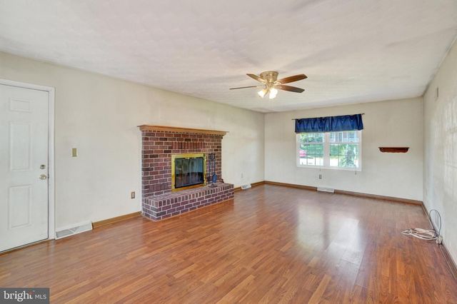 187 E SCARBOROUGH FARE, Stewartstown, PA 17363