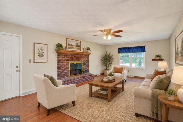 187 E SCARBOROUGH FARE, Stewartstown, PA 17363