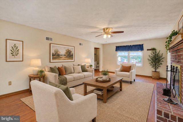 187 E SCARBOROUGH FARE, Stewartstown, PA 17363