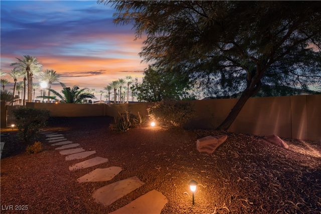 7876 Galloping Hills Street, Las Vegas, NV 89113