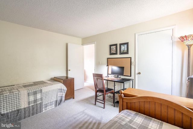 5320 RAVENS CREST DR, Plainsboro, NJ 08536