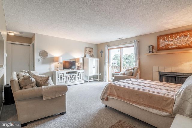 5320 RAVENS CREST DR, Plainsboro, NJ 08536
