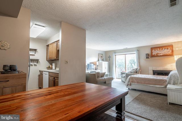 5320 RAVENS CREST DR, Plainsboro, NJ 08536