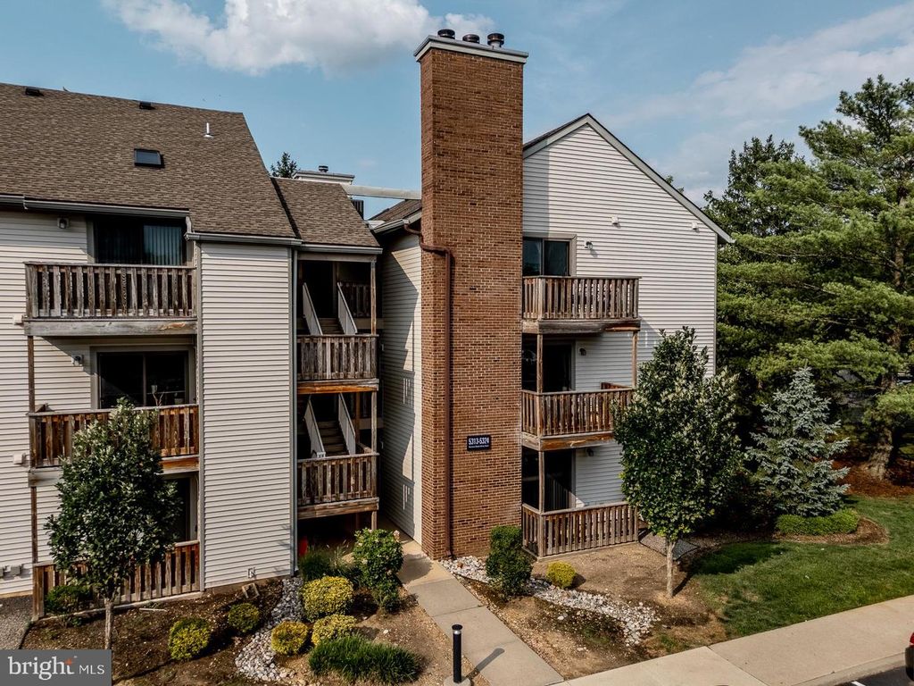 5320 RAVENS CREST DR, Plainsboro, NJ 08536