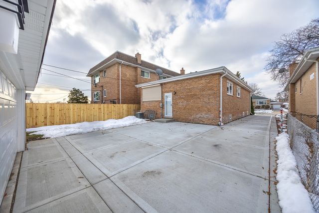 415 Yates Avenue, Calumet City, IL 60409