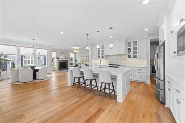 17105 Nieman Road, Overland Park, KS 66221