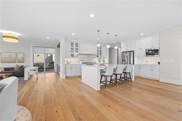 17105 Nieman Road, Overland Park, KS 66221