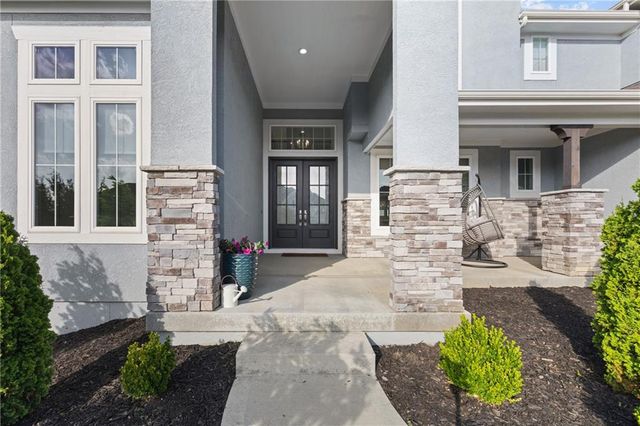 17105 Nieman Road, Overland Park, KS 66221