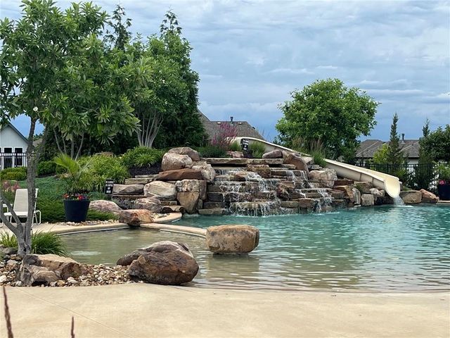 17105 Nieman Road, Overland Park, KS 66221